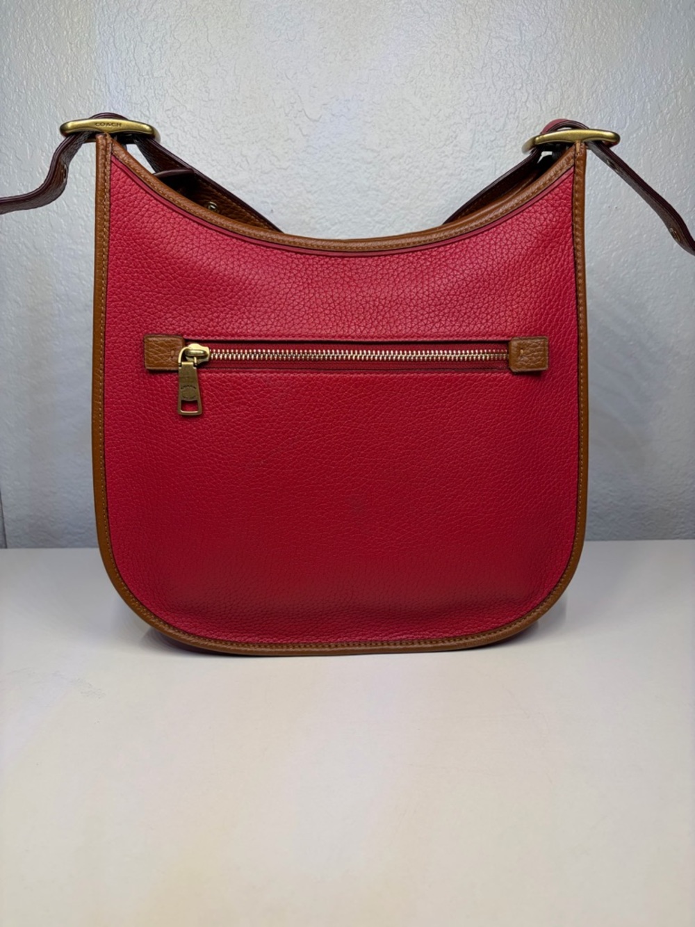 Coach Emery Crossbody In Colorblock Brass Red Apple
Glovetanned Leather! NWOT - Picture 5 of 12